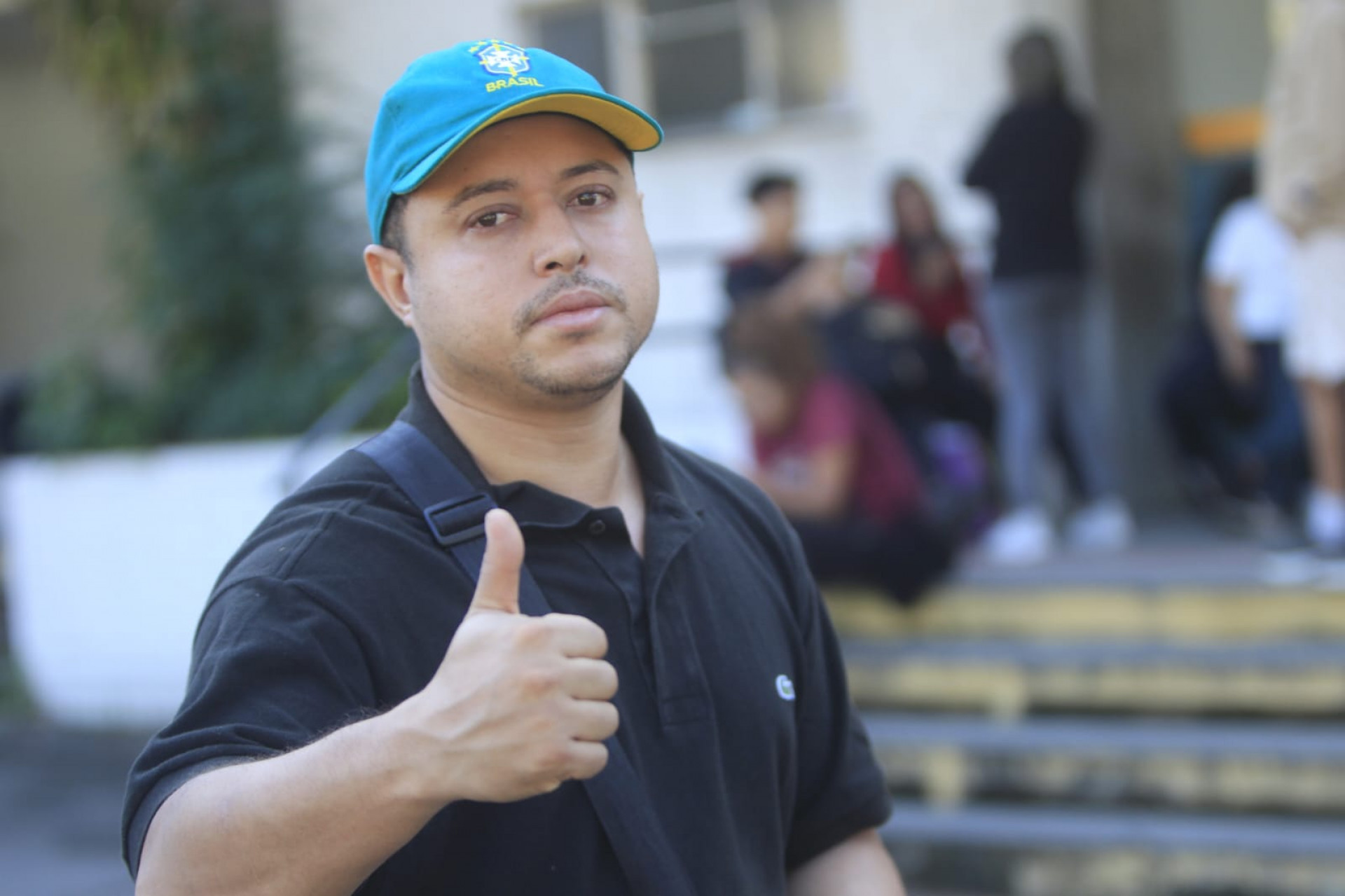 Ricardo Ramos, filho de Bocão, esteve no IML para reconhecer e liberar corpo - Reginaldo Pimenta / Agência O Dia