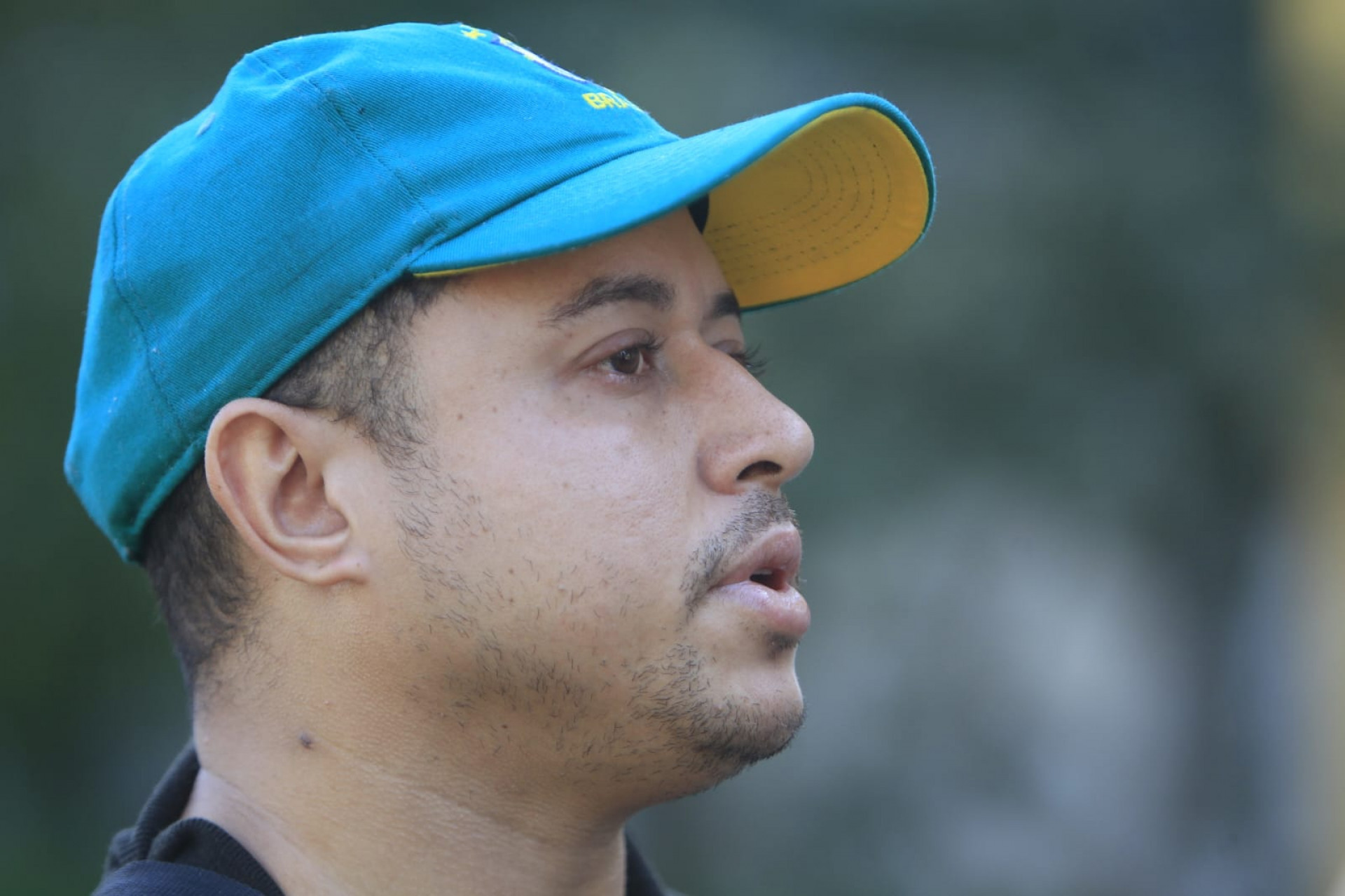 Ricardo Ramos, filho de Bocão, esteve no IML para reconhecer e liberar corpo - Reginaldo Pimenta / Agência O Dia