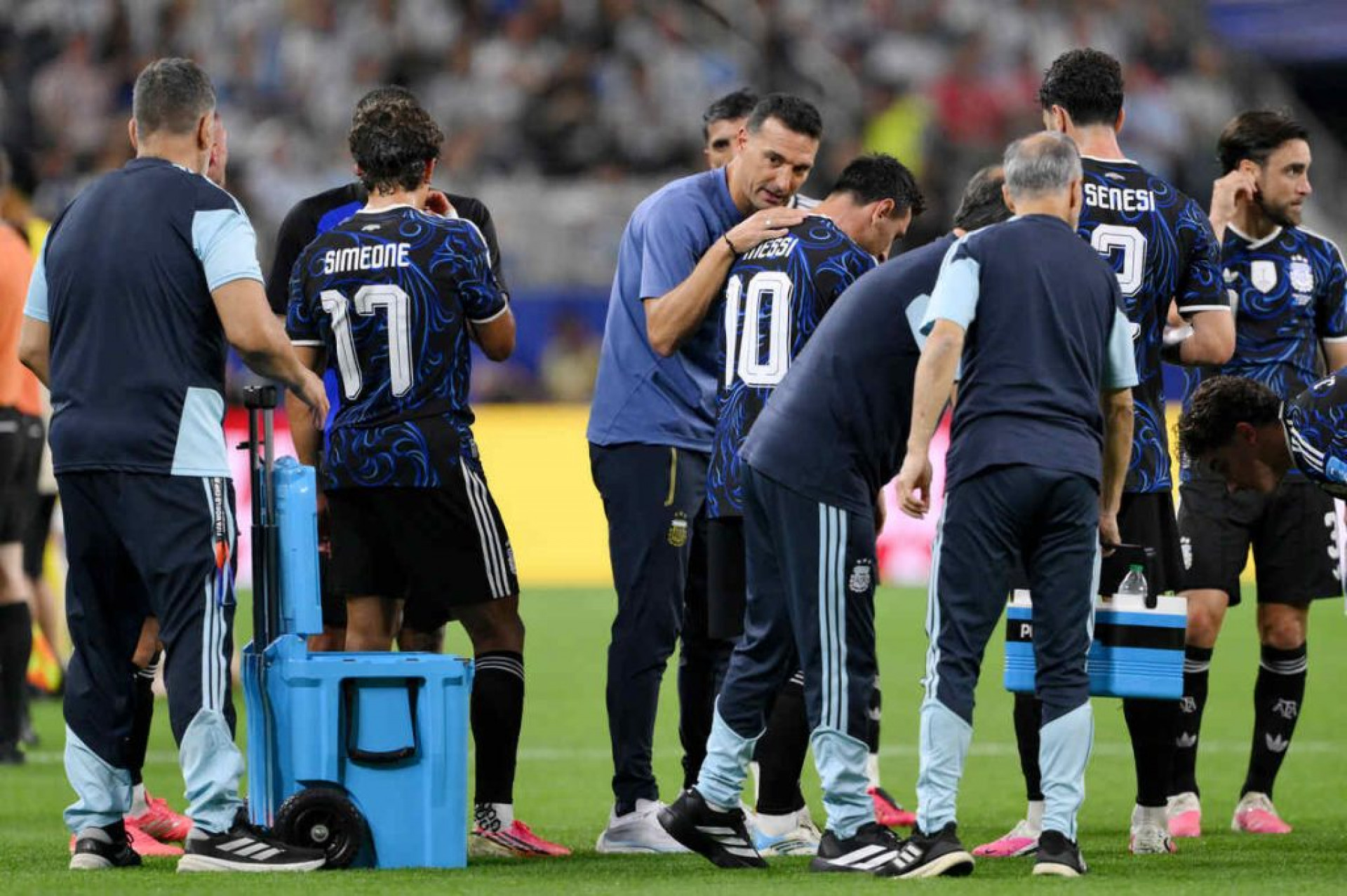 Scaloni celebra rod&iacute;zio na Argentina: “Conseguimos dar tempo de jogo a todos”