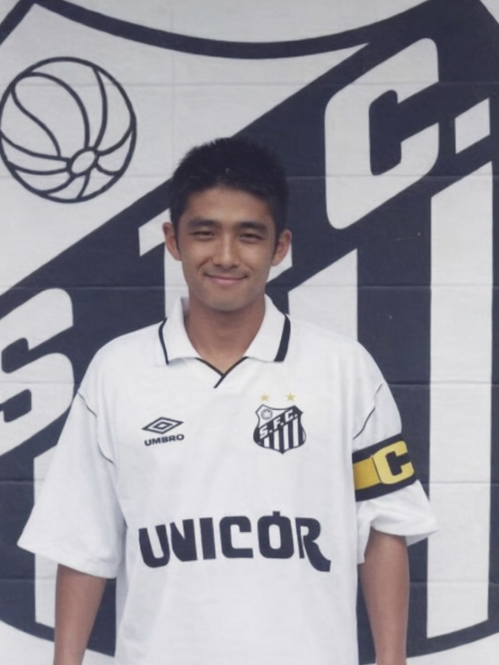 Tomo Sugawara atuou pelo Santos em 1999. Durante sua passagem disputou quatro jogos e n&atilde;o teve participa&ccedil;&atilde;o em gols
 - Reprodu&ccedil;&atilde;o