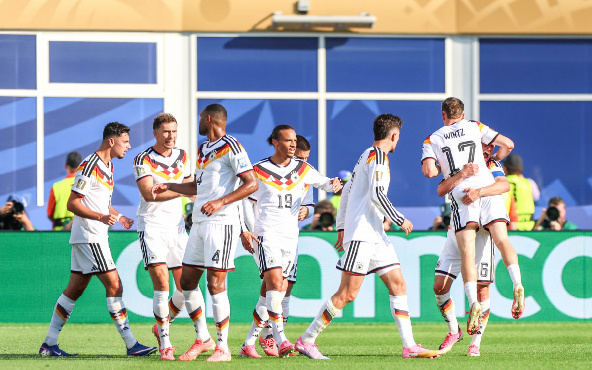 Kai Havertz, jogador da Alemanha, comemora seu gol durante a partida entre Alemanha x Paraguai, válida pela fase de 32 avos de final da Copa do Mundo FIFA de 2026, no Estádio de Boston, em Foxborough, Estados Unidos, nesta segunda-feira (29).