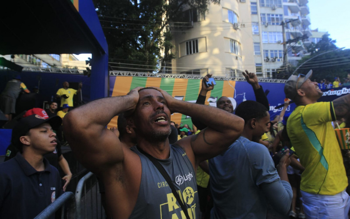 Torcedor incrédulo após a virada brasileira