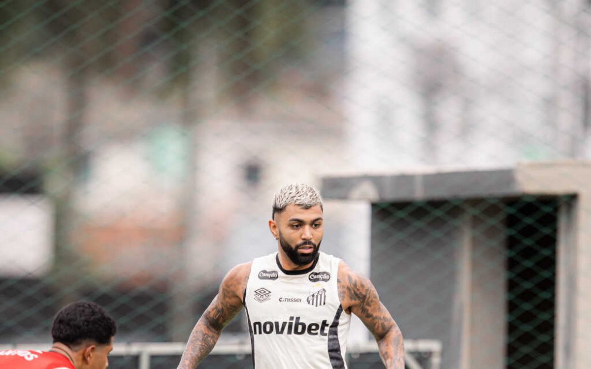 Santos abre semana com treino t&eacute;cnico e retorno de tr&ecirc;s jogadores
