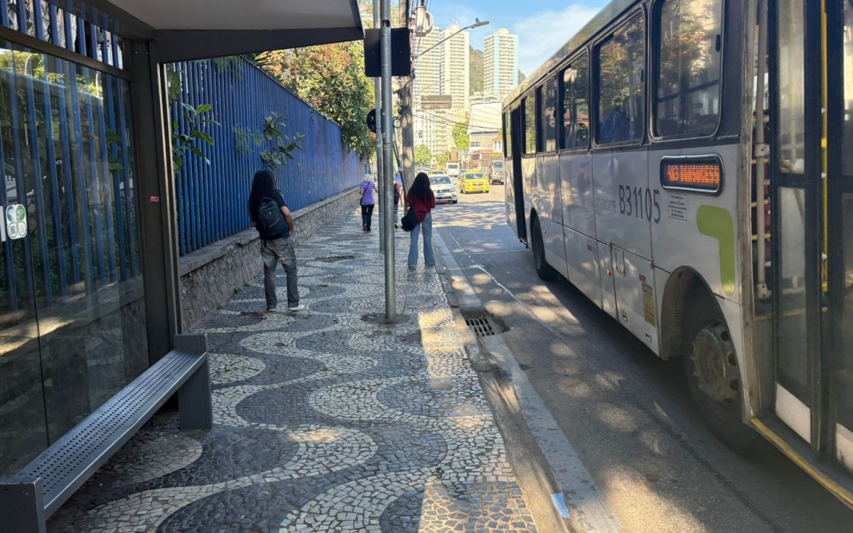 Em Botafogo, na Zona Sul, passageiros falaram sobre a demora dos ônibus