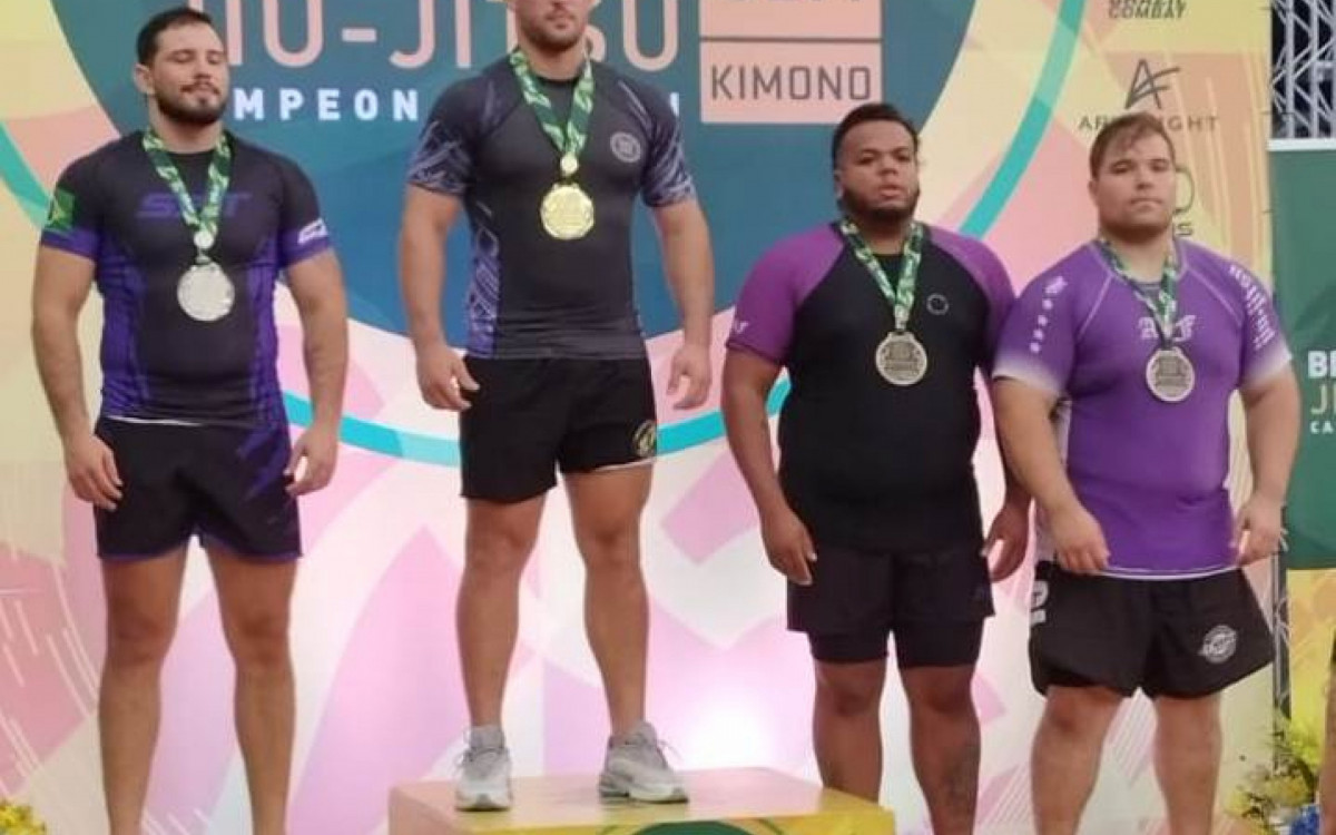 João Pedro Freitas celebrou o título brasileiro de Jiu-Jitsu e voltou ao pódio nacional ao conquistar também o bronze na disputa absoluta