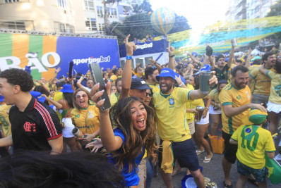 Fotos! Torcida no Alzirão vai à loucura com virada do Brasil na Copa