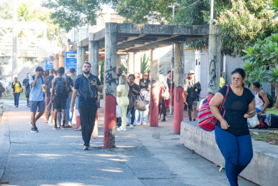 Fotos! Esperas mais longas marcam o primeiro dia da greve dos rodoviários