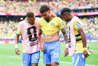 Lucas Paquetá e Casemiro são substituídos com dores contra Japão