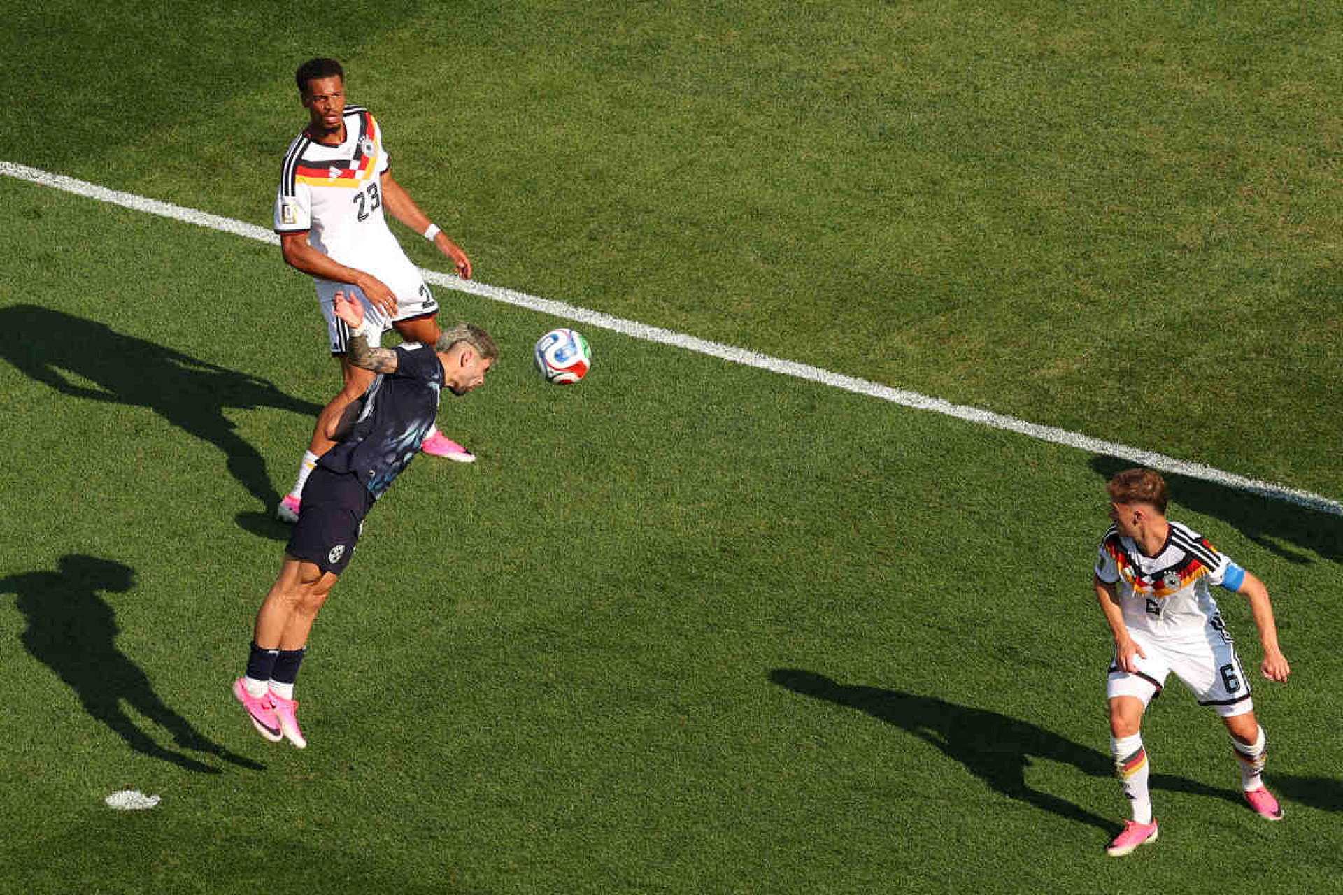 Nos p&ecirc;naltis, Paraguai surpreende e elimina a Alemanha da Copa do Mundo