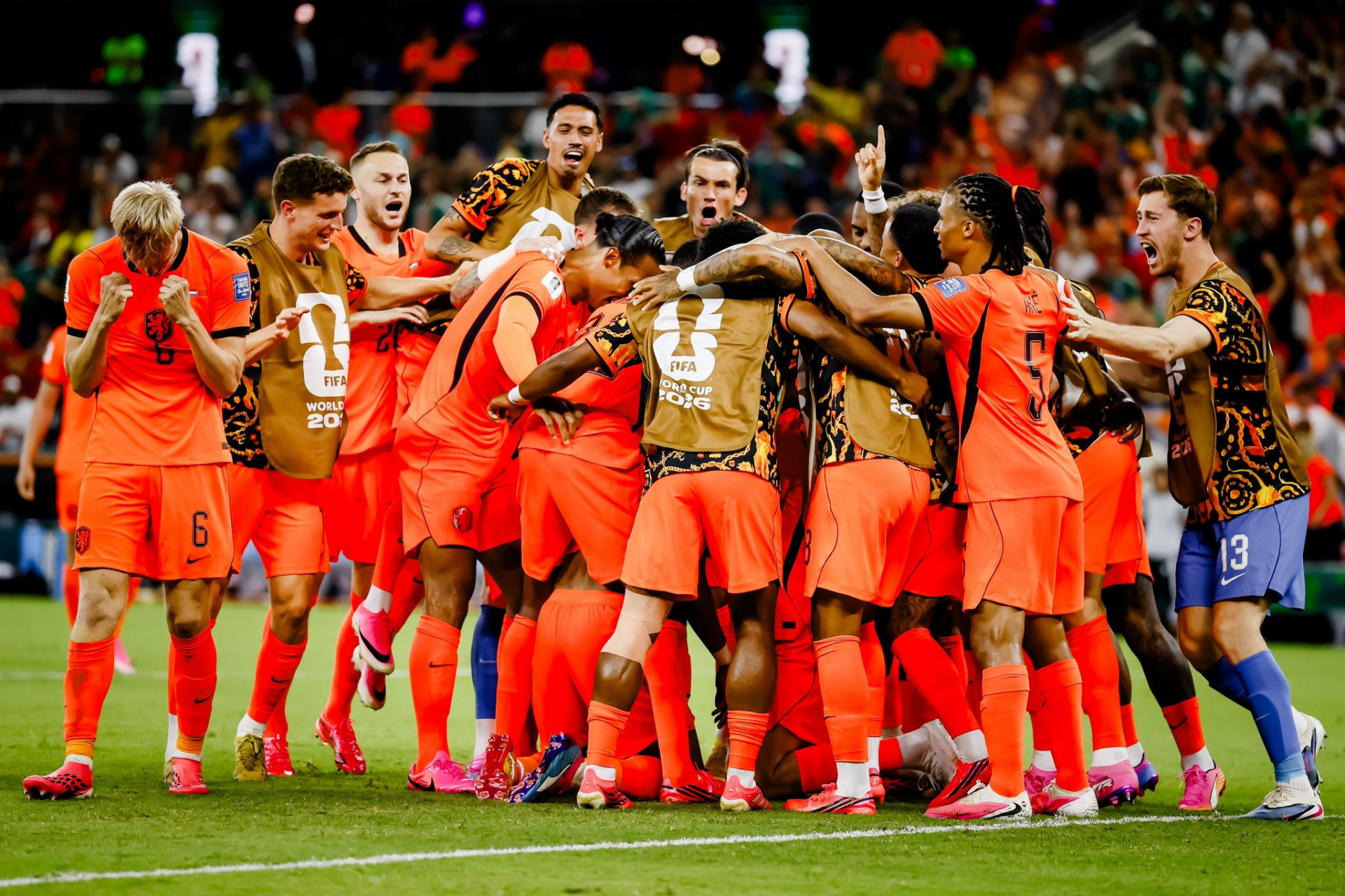 Jogadores da Holanda comemoram o gol de Gakpo - Divulgação / Fifa 