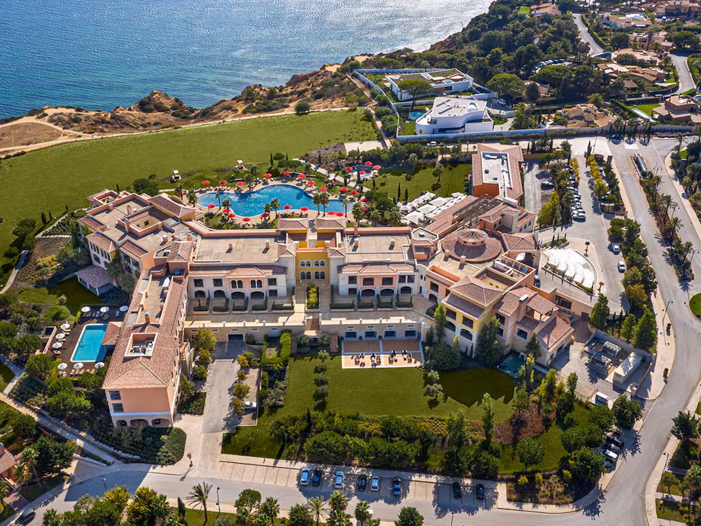 Flamengo ficará hospedado no resort de luxo Cascade Wellness, na cidade de Lagos, nos primeiros dias de treinos em Portugal - Divulgação