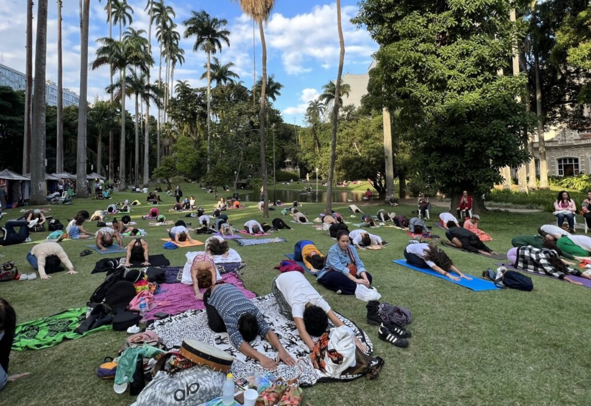Dia Internacional do Yoga: guia para come&ccedil;ar a praticar
