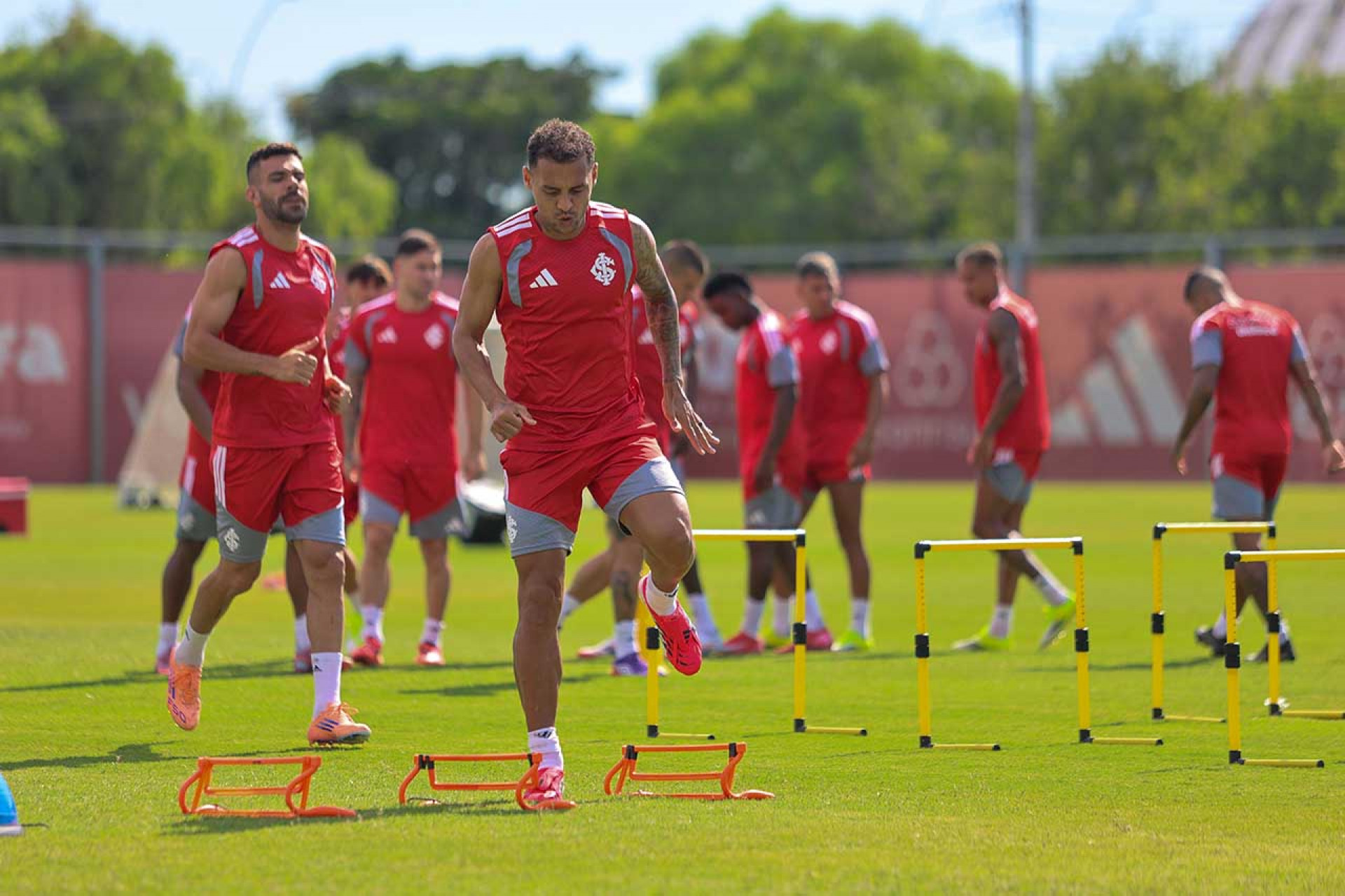 Internacional agenda novos testes antes da volta do Brasileir&atilde;o