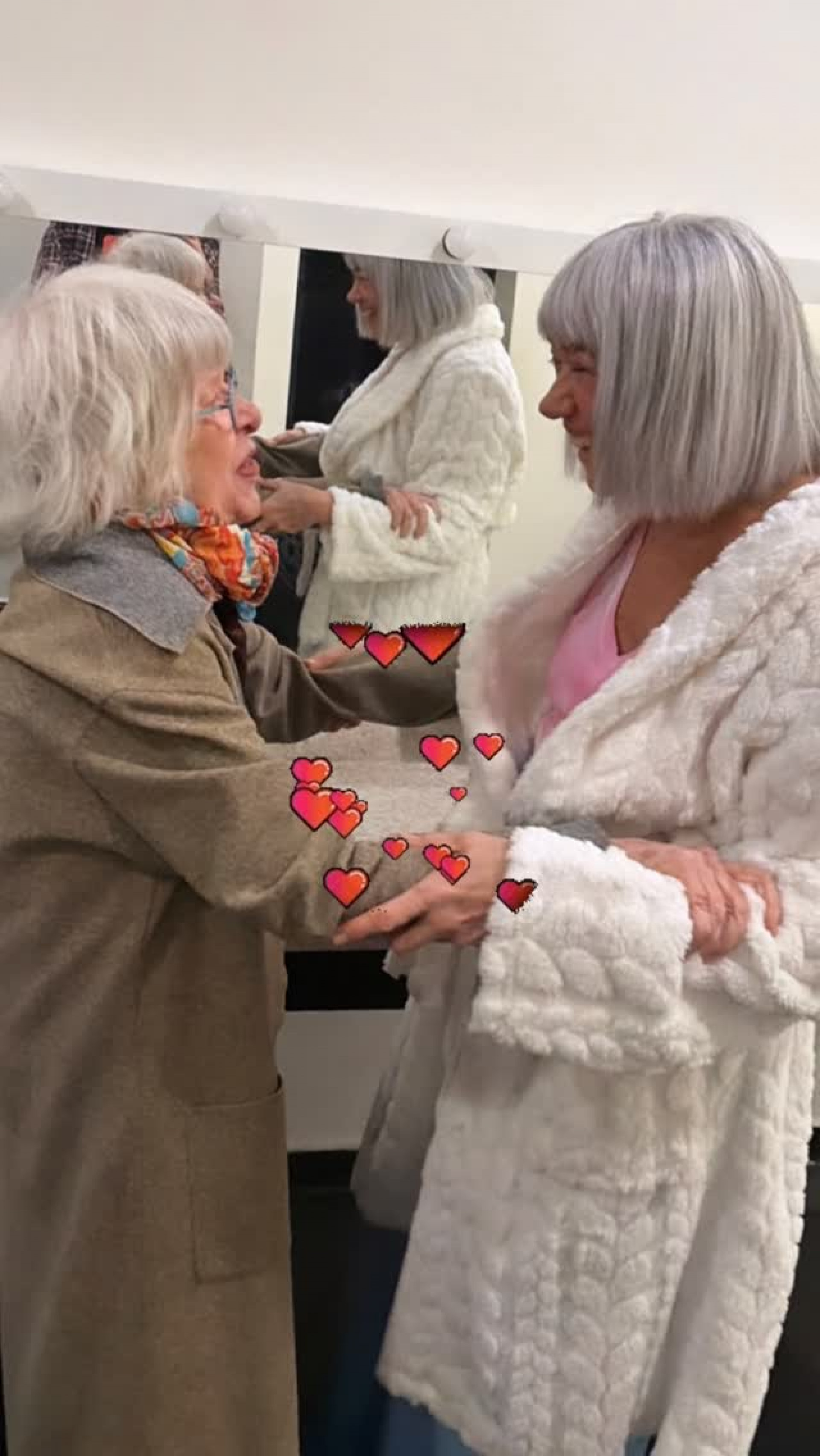 Virg&iacute;nia, irm&atilde; de Rita Lee, prestigia Lilia Cabral em espet&aacute;culo - Reprodu&ccedil;&atilde;o do Instagram