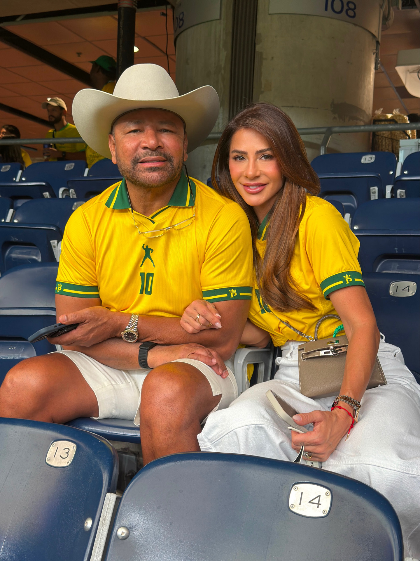 Neymar Pai curte jogo do Brasil com a namorada - Reprodução/Instagram