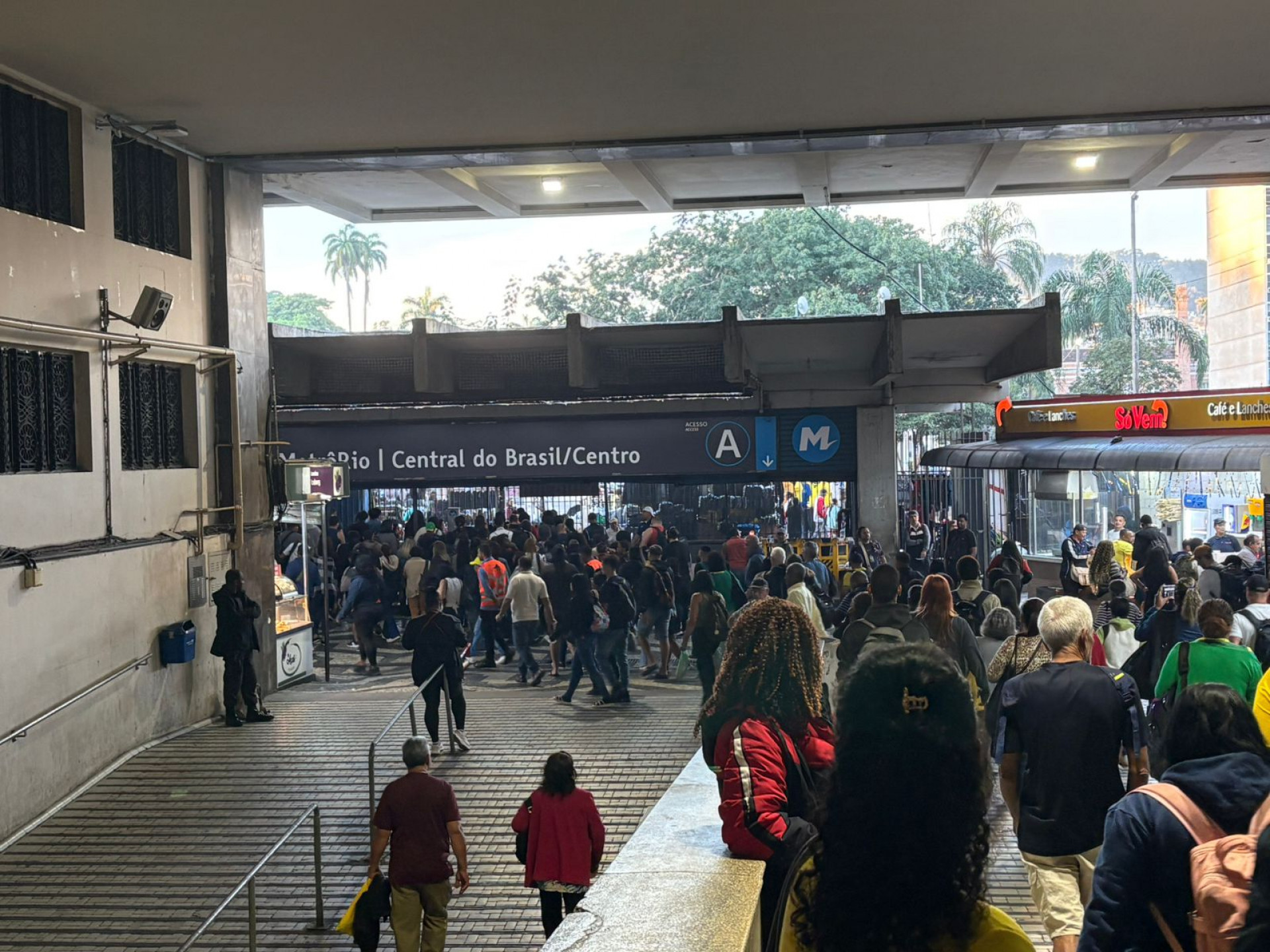 Passageiros optaram pelo metrô em meio a greve de ônibus - Fred Vidal/Agência O DIA