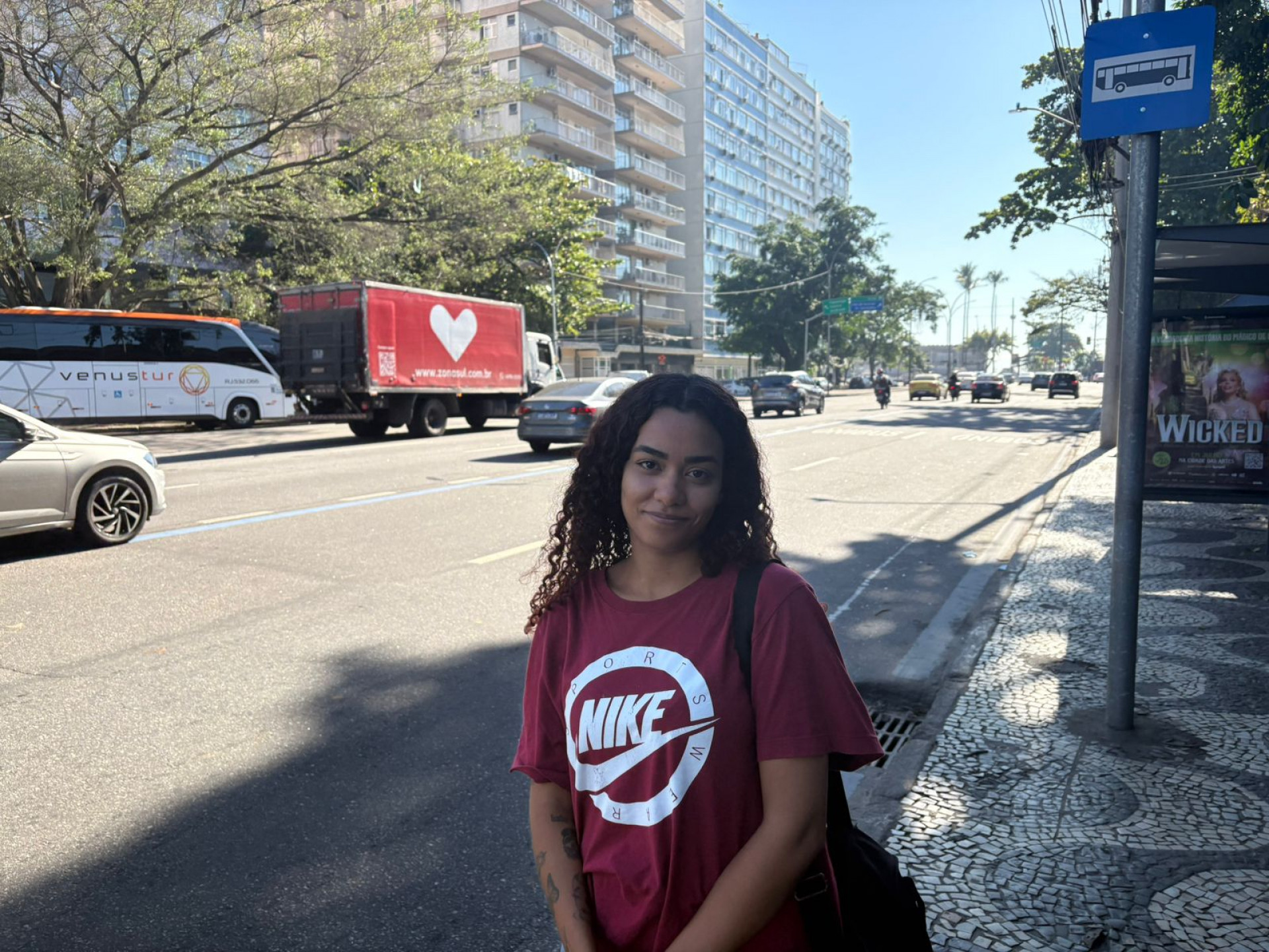 Thamires Mendes precisou alterar seu trajeto para chegar na UFRJ - Fred Vidal / Agência O Dia