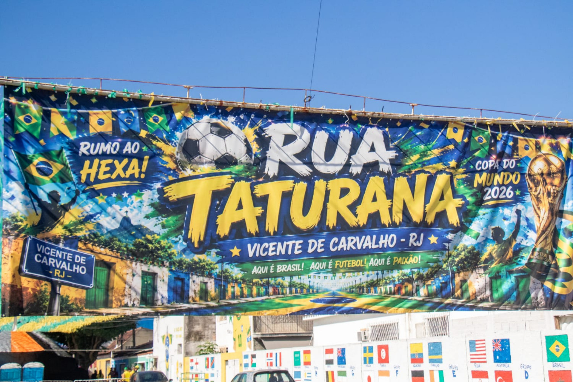 Rua Taturana, em Vicente de Carvalho, foi eleita a mais bem decorada para a Copa do Mundo pela Prefeitura - Érica Martin / Agência O Dia