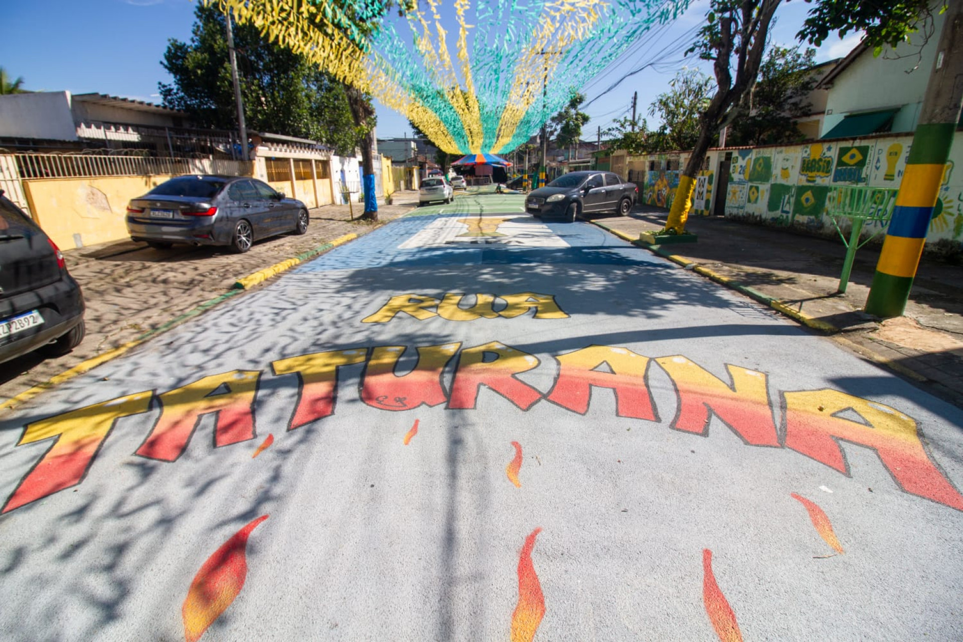 Rua Taturana, em Vicente de Carvalho, foi eleita a mais bem decorada para a Copa do Mundo pela Prefeitura - Érica Martin / Agência O Dia
