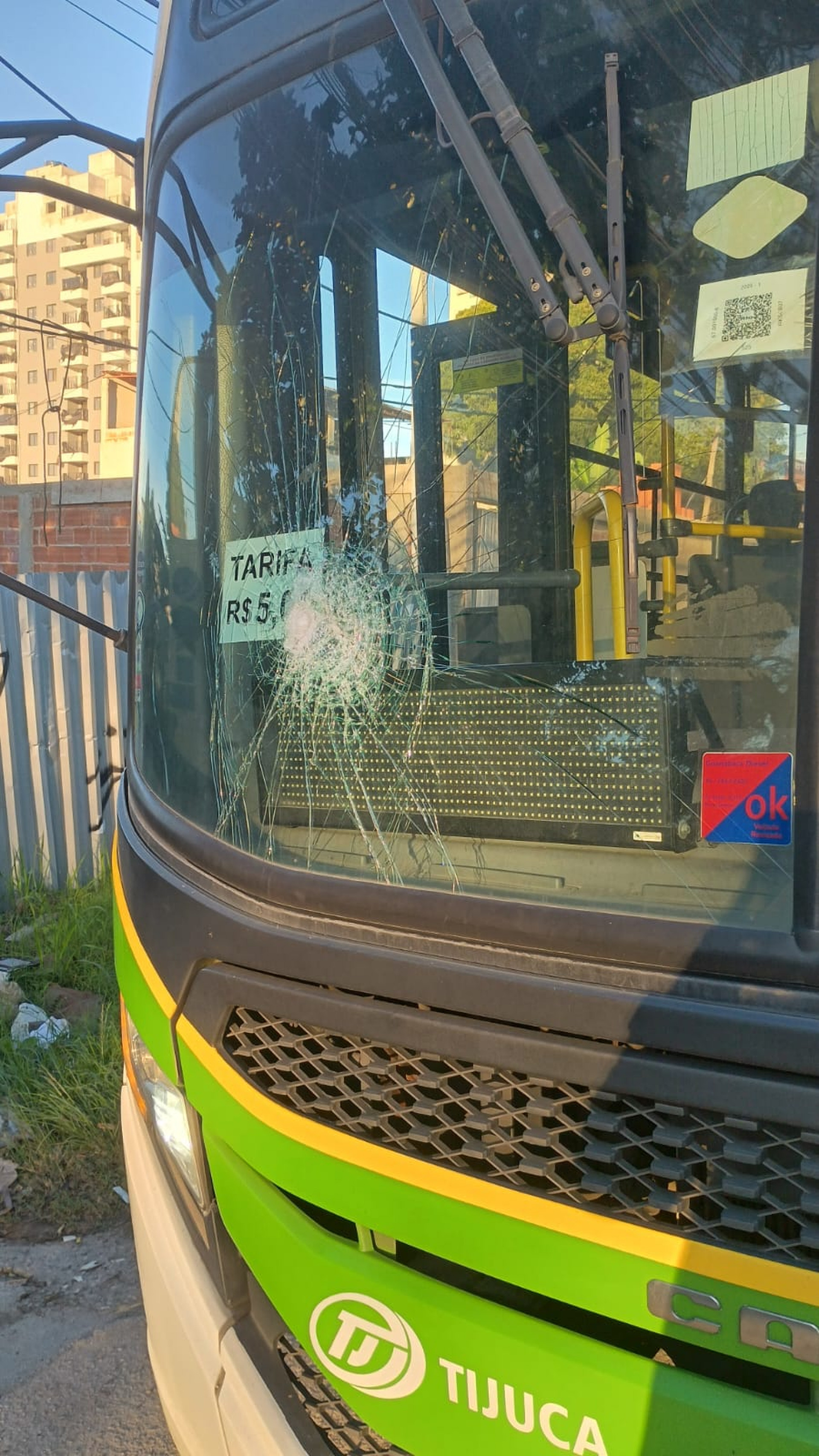 Mais de 40 coletivos foram vandalizados no primeiro dia da greve dos rodoviários - Divulgação/Rio Ônibus
