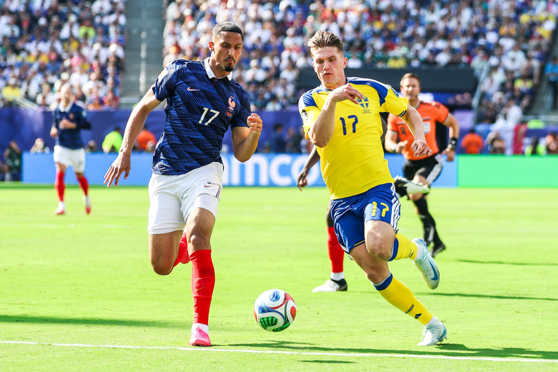 França e Suécia se enfrentaram pela segunda fase da Copa do Mundo - William Volcov/Parceiro/Agência O Dia