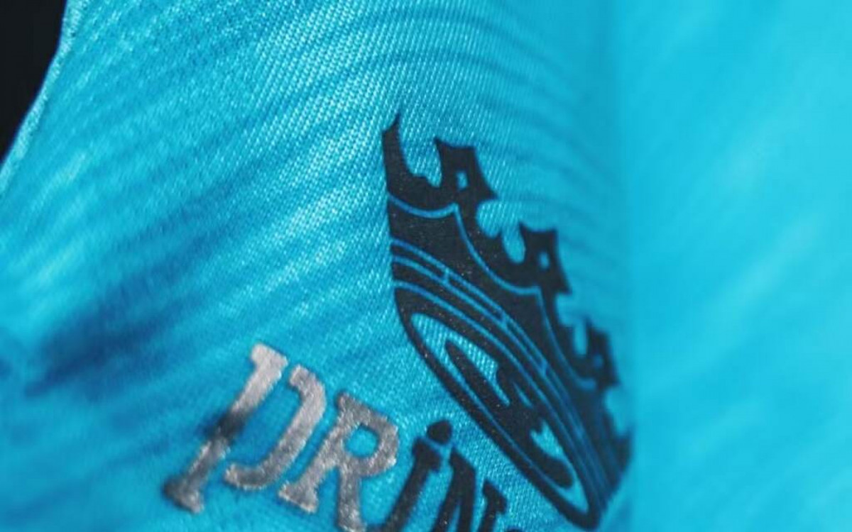 Santos arrecada R$ 6,5 milh&otilde;es com camisa em homenagem a Neymar