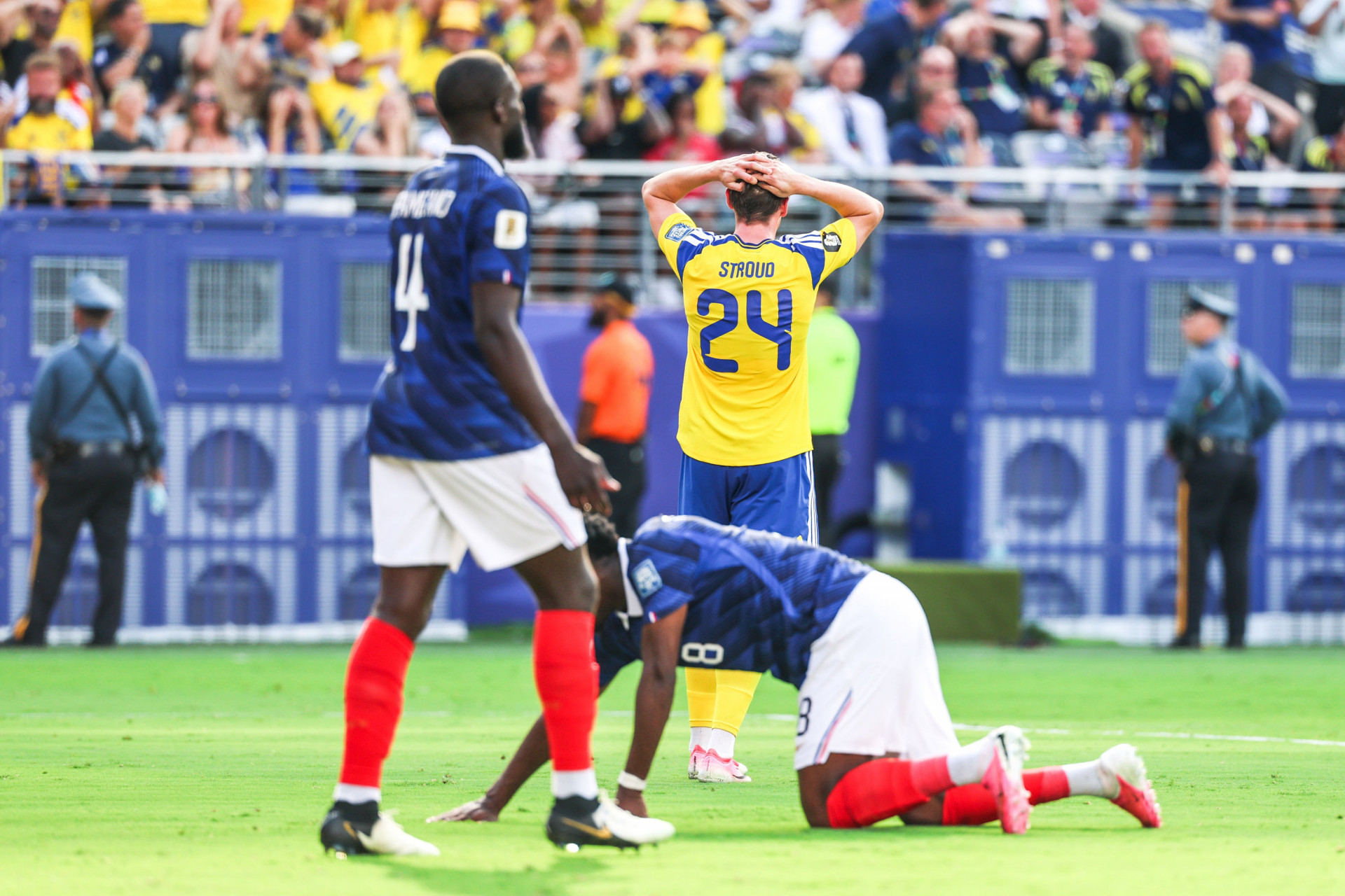 França e Suécia se enfrentaram pela segunda fase da Copa do Mundo - William Volcov/Parceiro/Agência O Dia