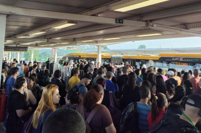 Passageiros voltam a enfrentar longas filas durante greve de ônibus
