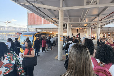 Greve de ônibus entra no segundo dia no Rio