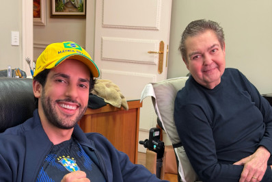 Faustão aparece ao lado do genro durante vitória do Brasil