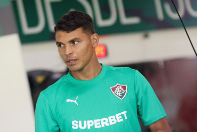 Thiago Silva se apresenta ao Fluminense e inicia atividades com elenco