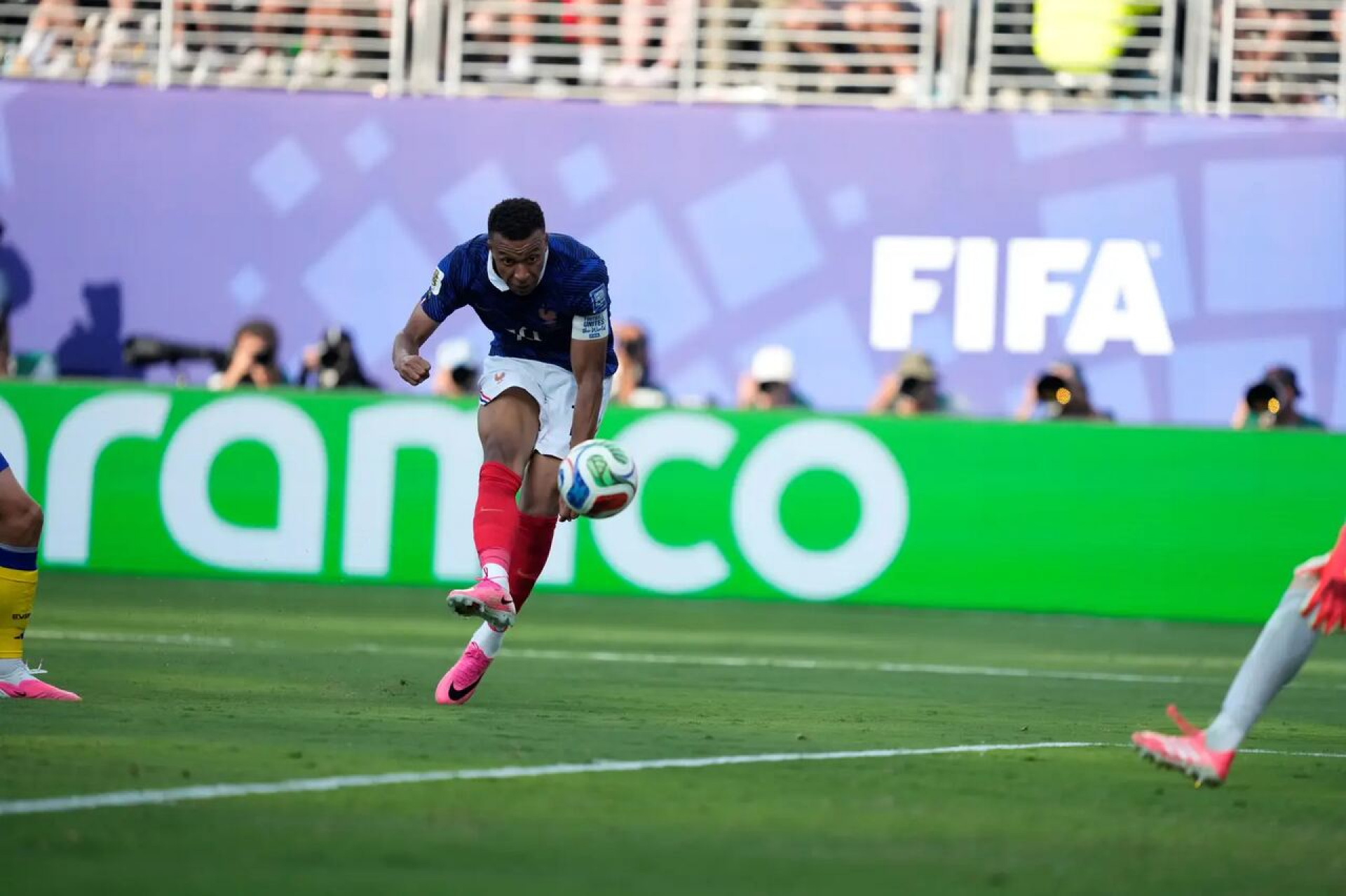 Mbapp&eacute; supera Ronaldo e Le&ocirc;nidas e vira maior artilheiro de mata-mata das Copas