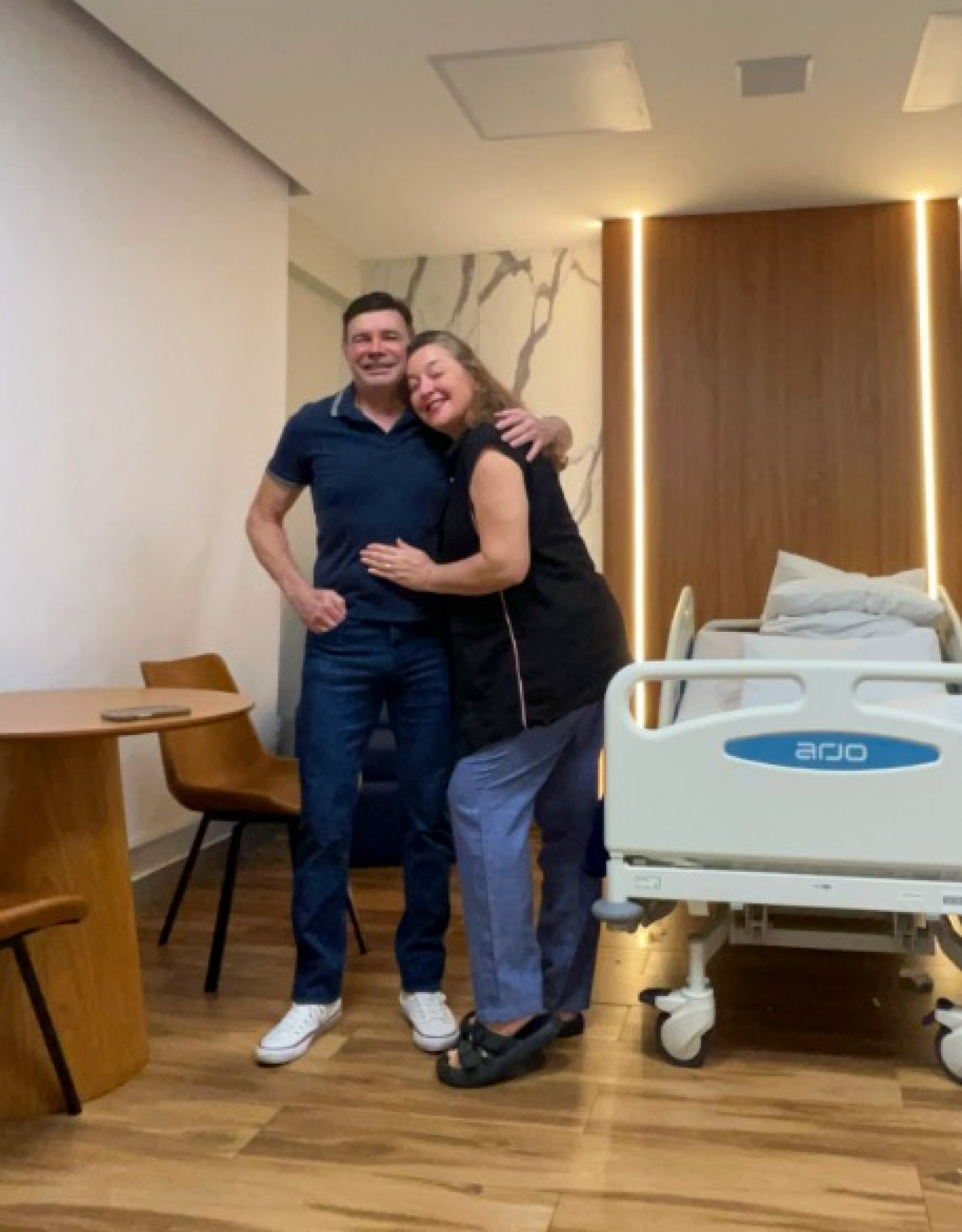 O apresentador João Inácio Júnior recebeu alta hospitalar após passar dez dias internado - Reprodução / Instagram