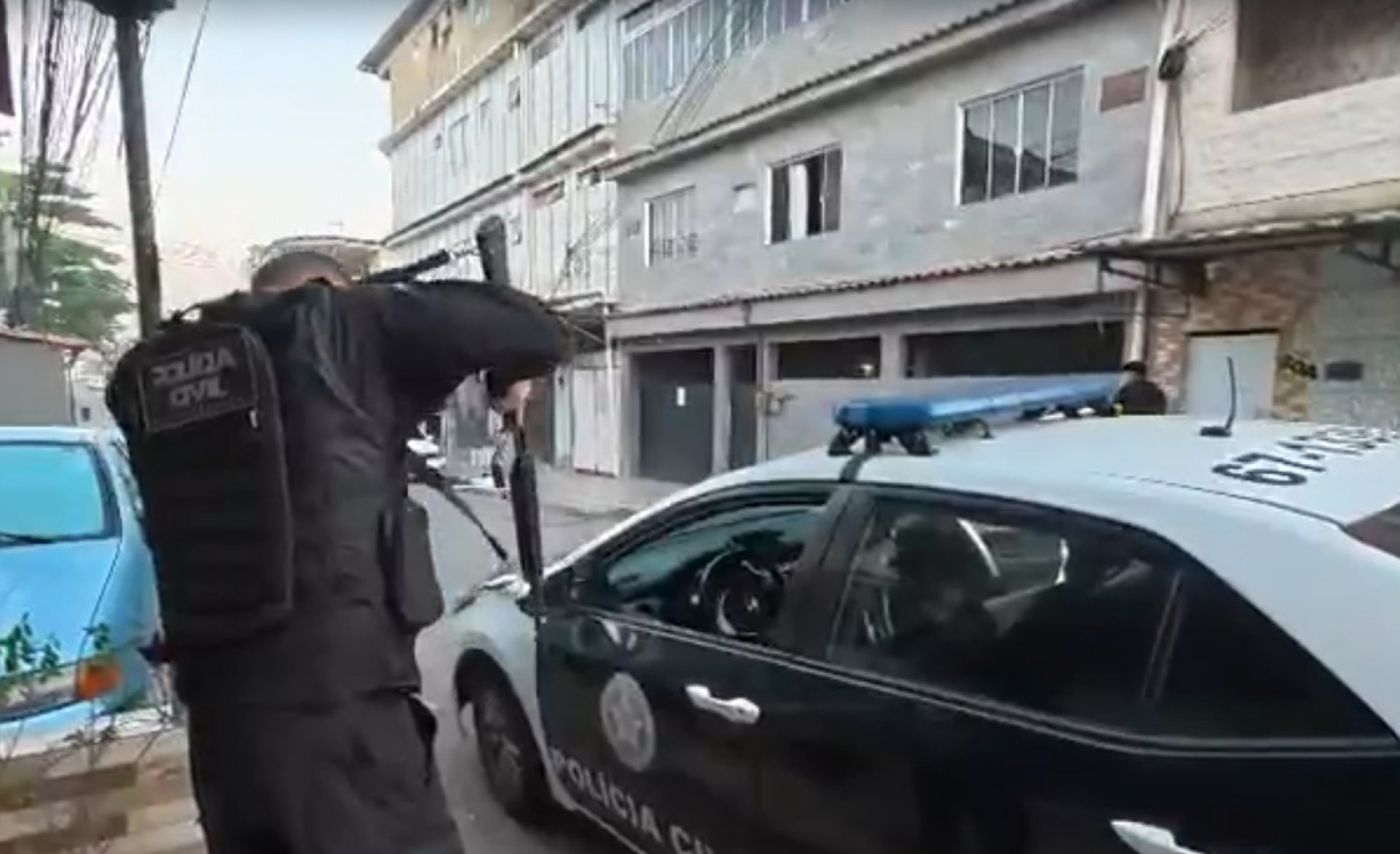 Policiais atuam na Vila Vintém, em Bangu e Realengo - Reprodução