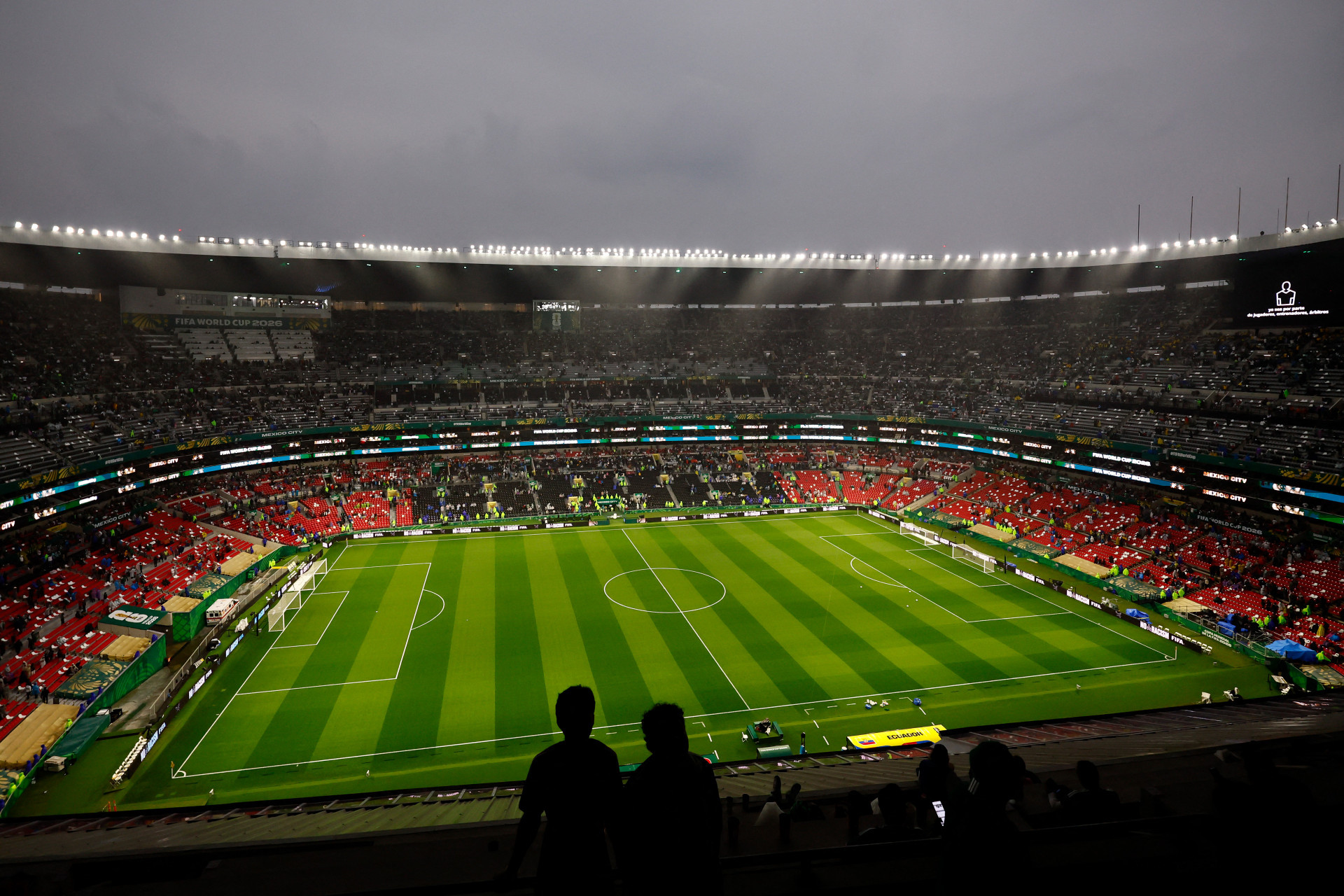 Jogo entre México e Equador, pela Copa do Mundo, tem início atrasado