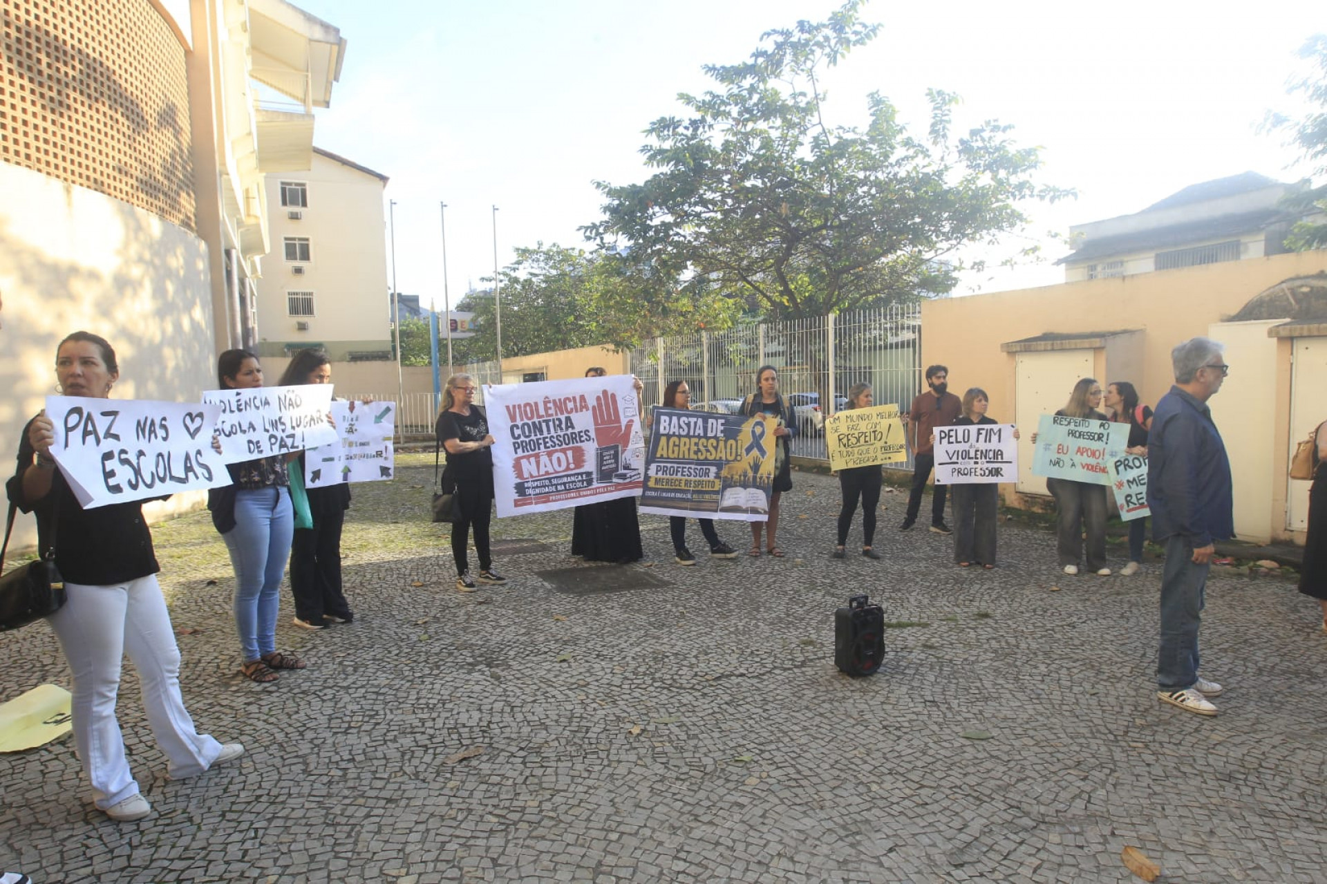 Ato envolveu profissionais de educação e responsáveis - Reginaldo Pimenta / Agência O Dia