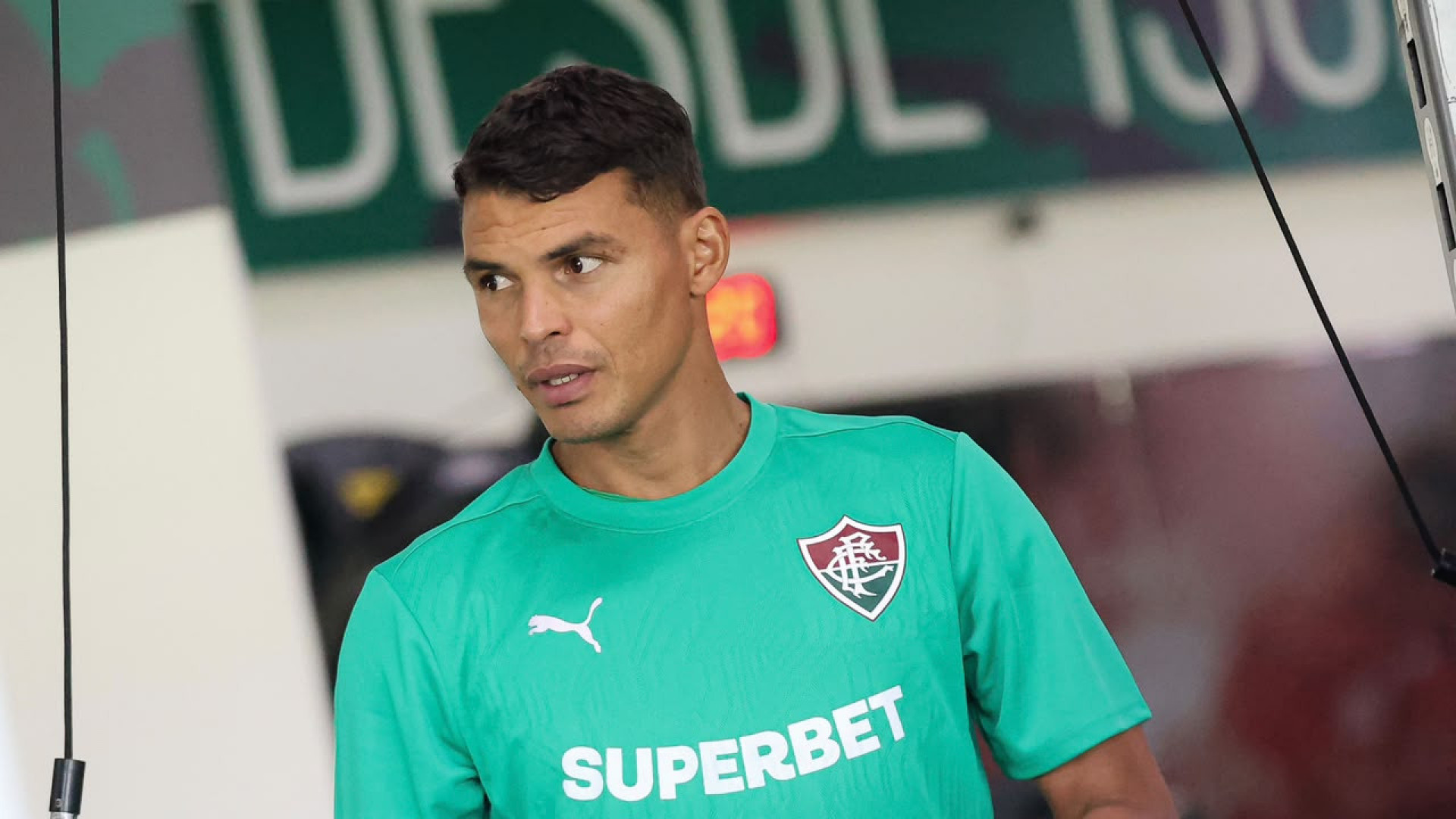 Thiago Silva se apresentou ao Fluminense no CT Carlos Castilho