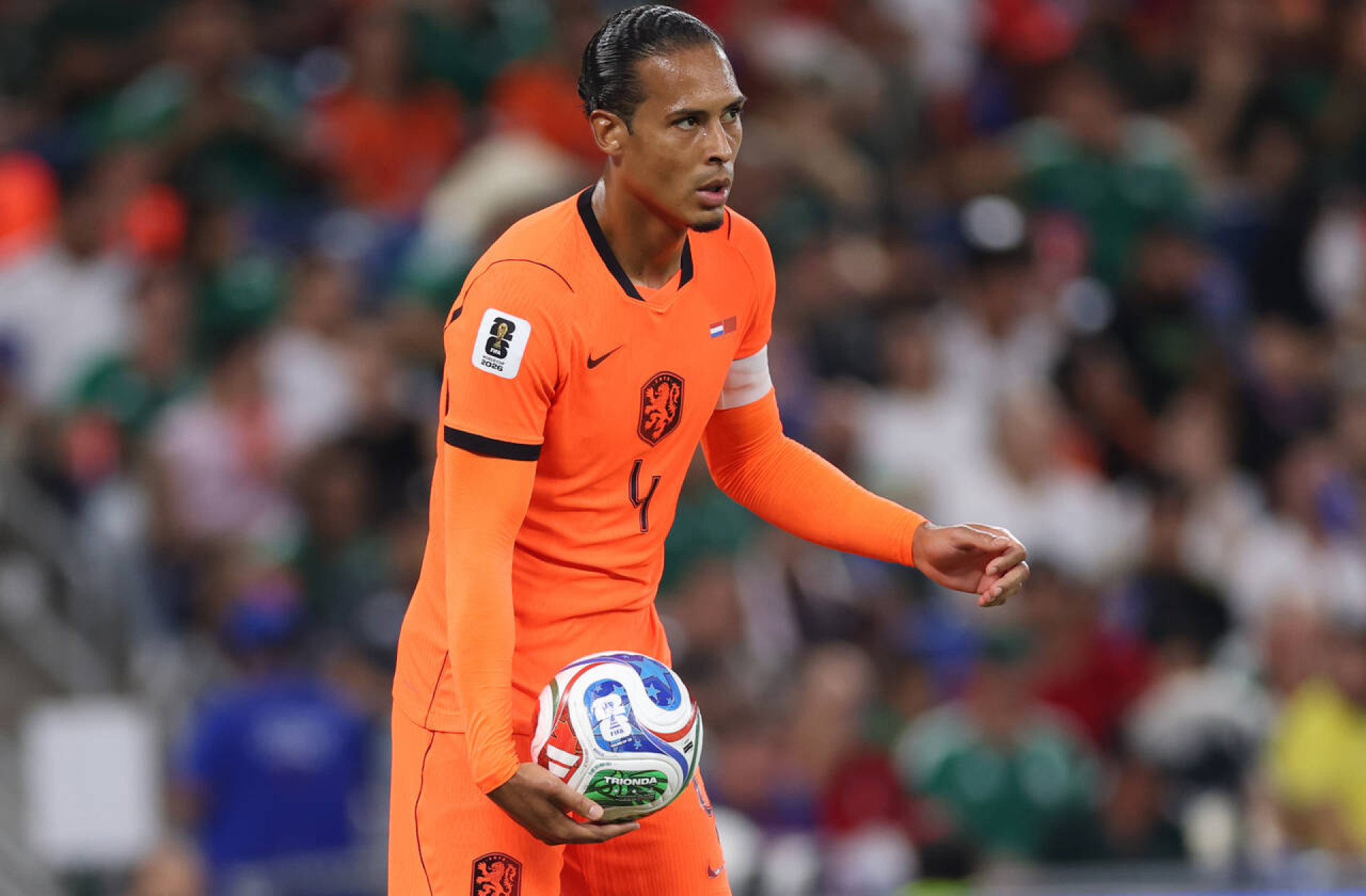 Van Dijk lamenta elimina&ccedil;&atilde;o da Holanda: “Momentos terr&iacute;veis para um jogador”