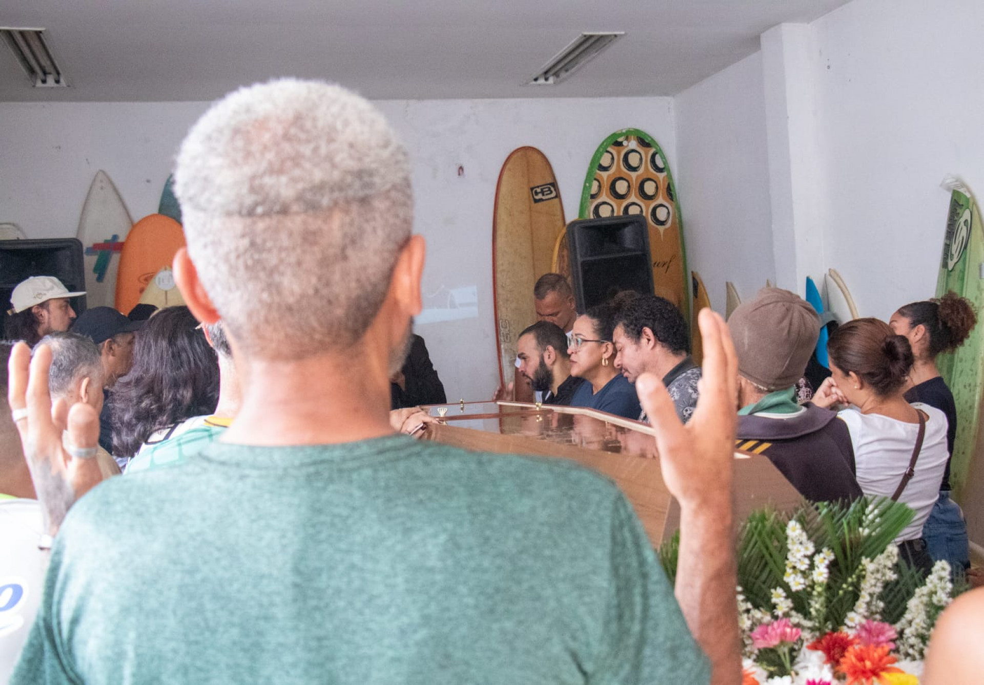 Surfista José Ricardo Ramos, conhecido como Bocão, foi velado na sede da Rocinha Surfe Escola - Érica Martin / Agência O Dia