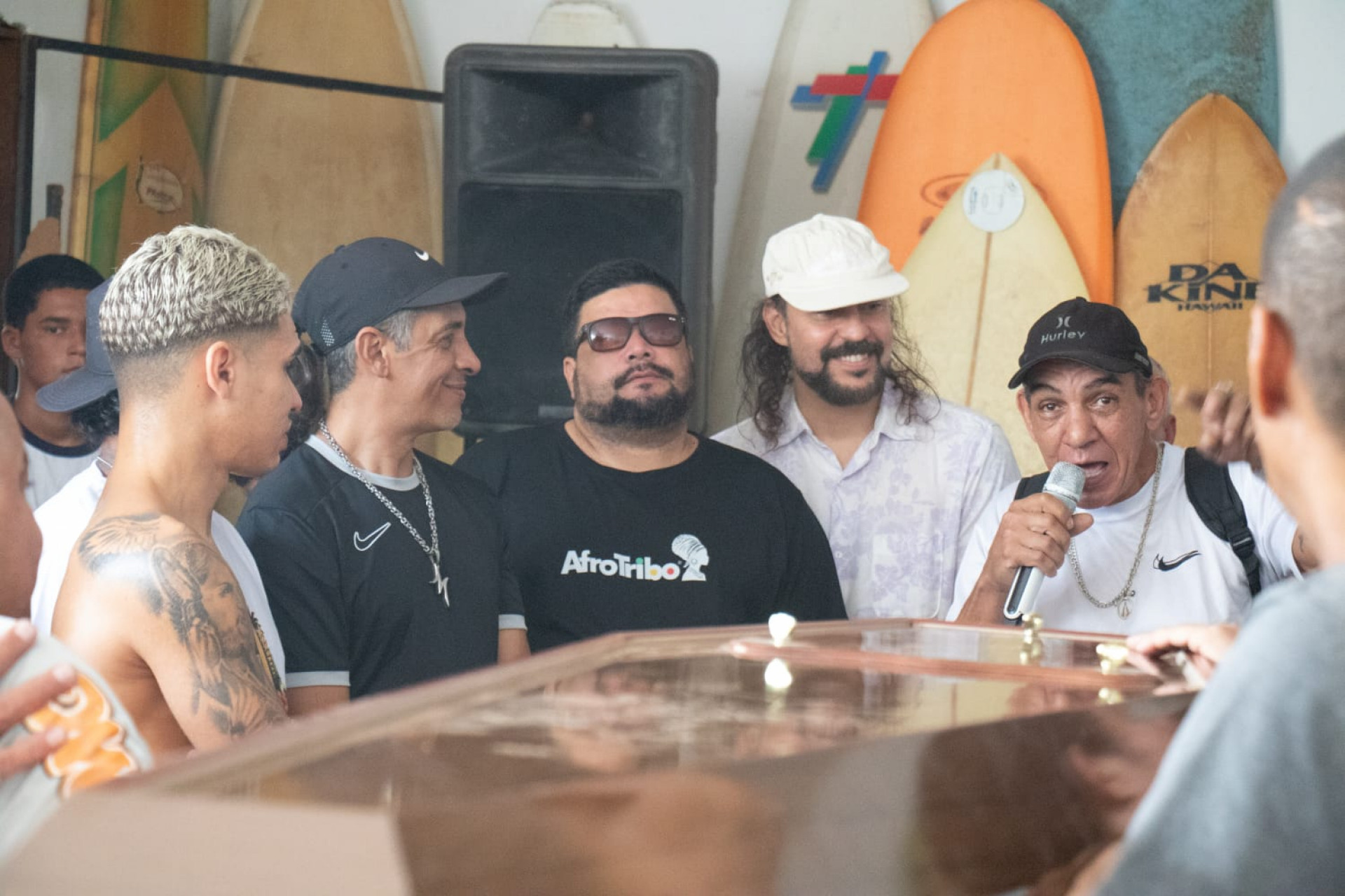 Surfista José Ricardo Ramos, conhecido como Bocão, foi velado na sede da Rocinha Surfe Escola - Érica Martin / Agência O Dia