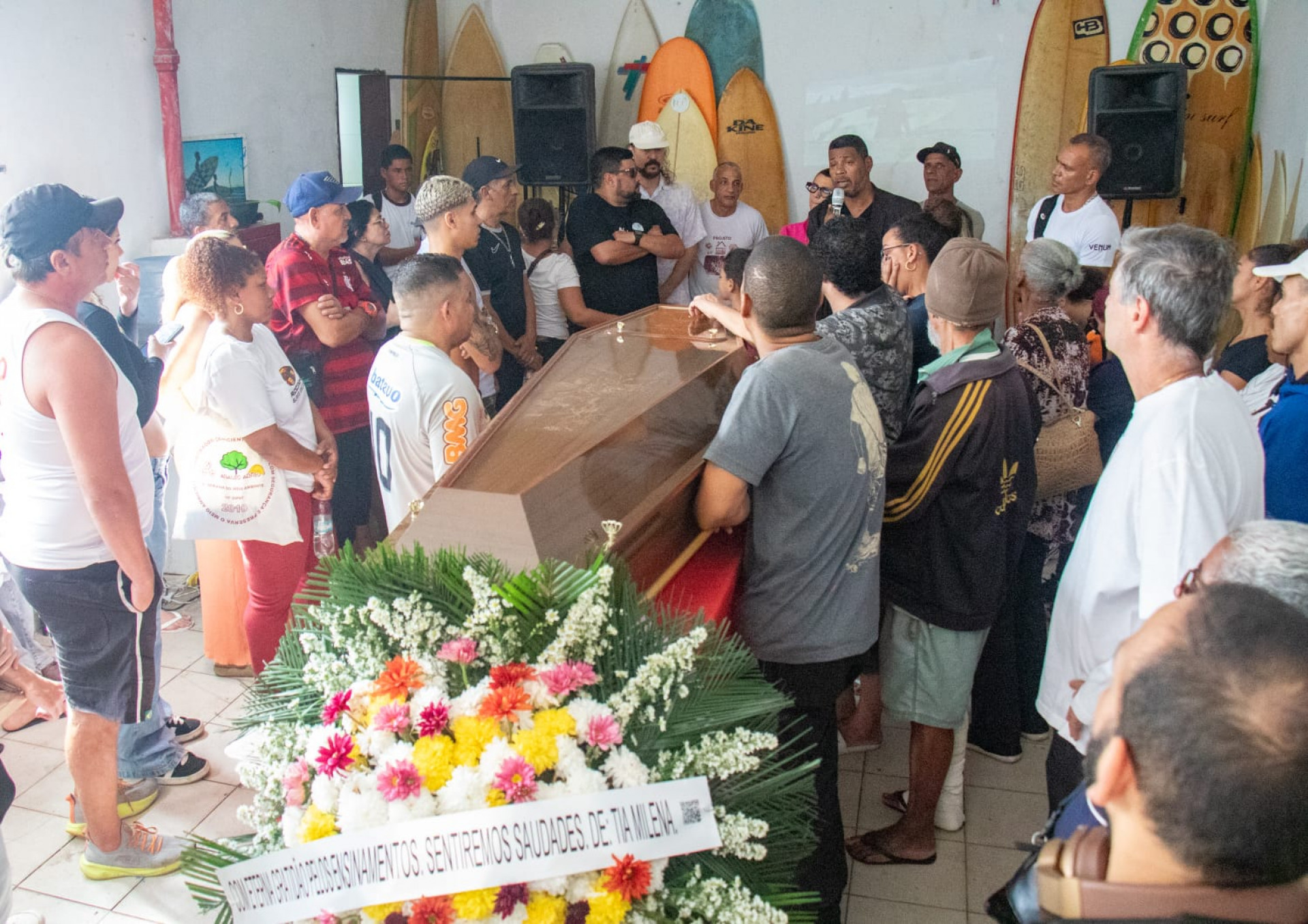 Surfista José Ricardo Ramos, conhecido como Bocão, foi velado na sede da Rocinha Surfe Escola - Érica Martin / Agência O Dia