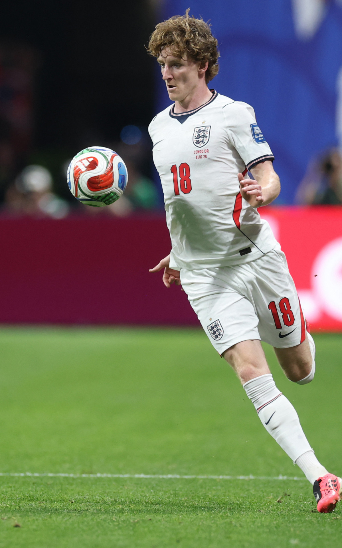 Anthony Gordon em ação durante o jogo entre Inglaterra e RD Congo - Richard Pelham / Getty Images North America / Getty Images via AFP
