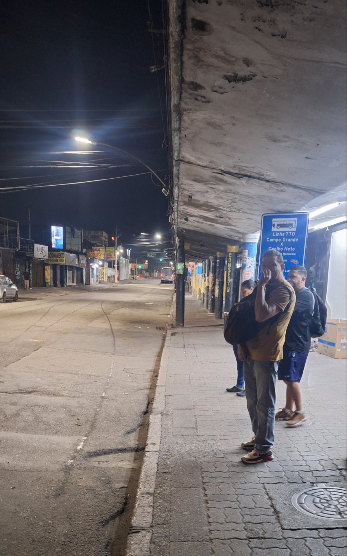 Ponto de ônibus vazio em Campo Grande - Rede Social