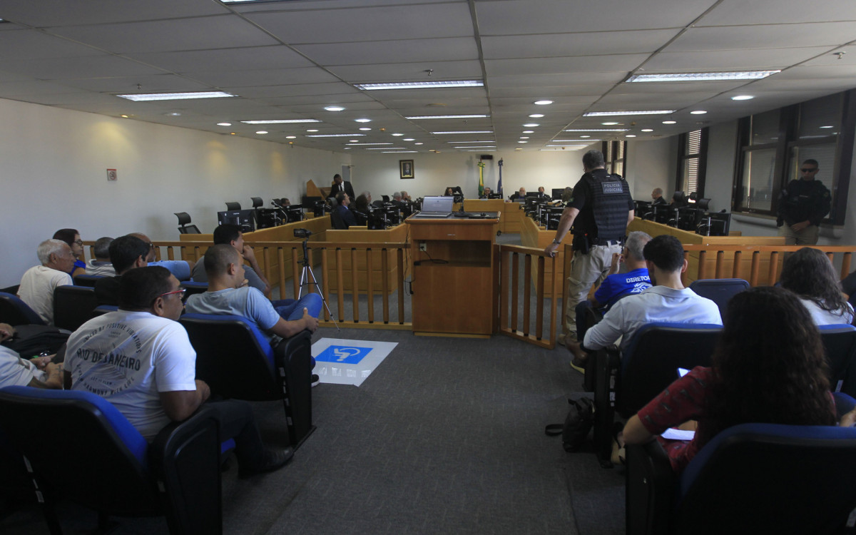 Audi&ecirc;ncia de reconcilia&ccedil;&atilde;o entre os empres&aacute;rios e os representantes dos rodovi&aacute;rios em greve