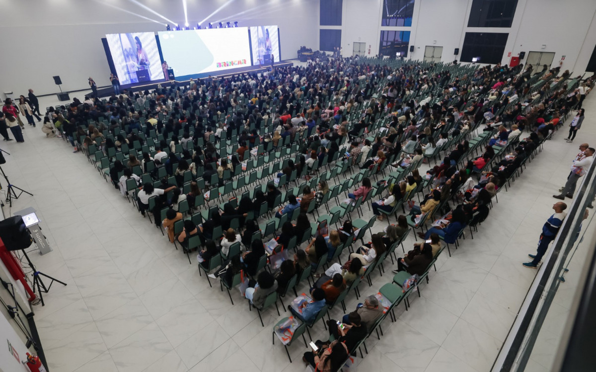 Congresso Brincar reúne cerca de 2 mil educadores em Saquarema