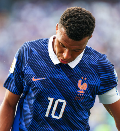 Infantino condena declarações racistas contra Kylian Mbappé