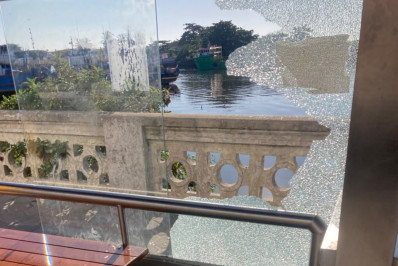 Vandalismo atinge novos pontos de ônibus em Macaé e destrói estrutura recém-instalada na Rua da Praia