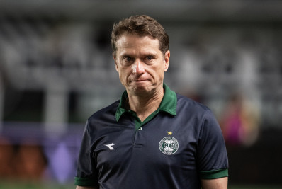 Vasco negocia a contratação de Fernando Seabra, técnico do Coritiba