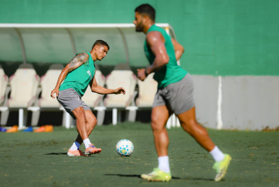 Thiago Silva faz primeiro treino completo no Fluminense após volta