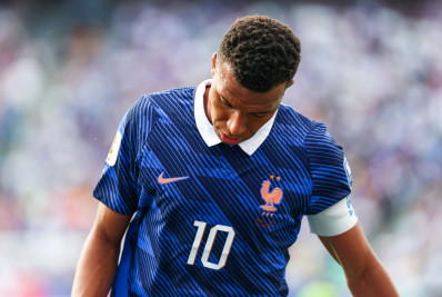 Infantino condena declarações racistas contra Kylian Mbappé